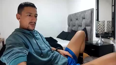 Snapshot of guykarim chatting on March 7, 8:02 am karim online show from March 7, 8:02 am