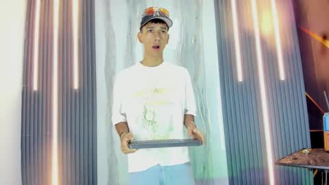 guys_hard_cock online show from March 19, 8:36 pm