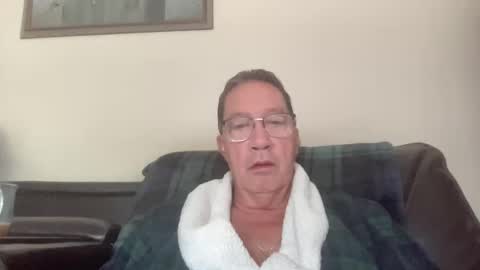 Snapshot of gwashere4u chatting on September 16, 12:40 pm gwashere4u online show from September 16, 12:40 pm