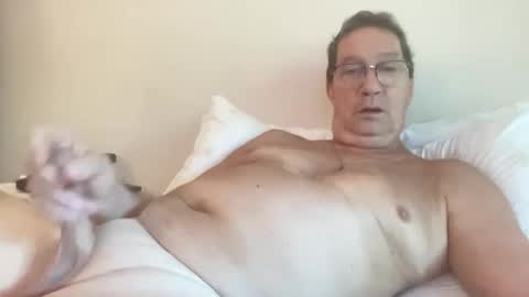 Snapshot of gwashere4u chatting on September 9, 4:51 pm gwashere4u online show from September 9, 4:51 pm