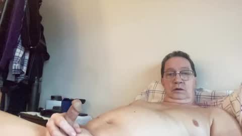 Snapshot of gwashere4u chatting on March 5, 7:06 pm gwashere4u online show from March 5, 7:06 pm