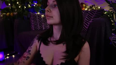 gwenhilton online show from March 7, 8:45 am