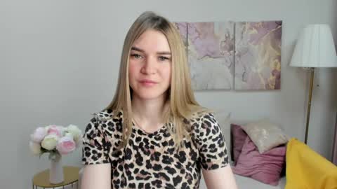 gwensmitt online show from May 30, 10:30 pm