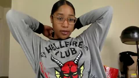 gyalxoxo online show from October 9, 3:28 pm