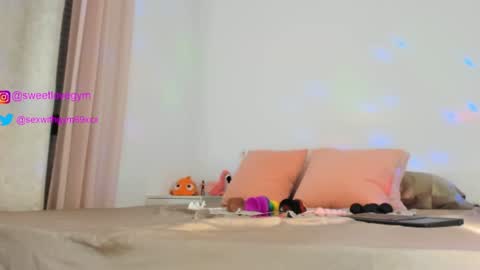 Snapshot of gym69xxx chatting on December 8, 5:17 am instagram sweetlovegym.......twitter sexwithgym69xxx online show from December 8, 5:17 am