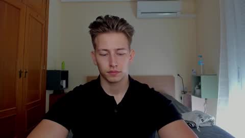 Oliver online show from February 26, 3:54 pm