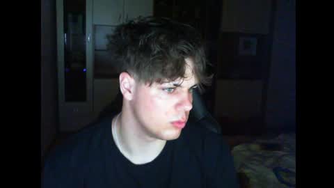 gymguy0505 online show from May 18, 9:21 pm