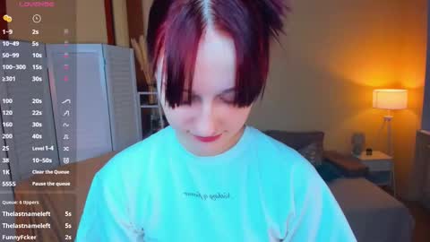 Kelly  Lilly online show from March 15, 7:28 pm