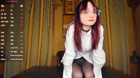 Kelly  Lilly online show from March 27, 7:15 pm