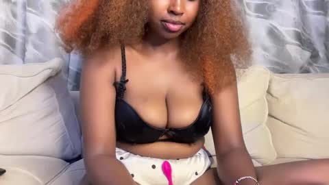 h_o_t_goddess online show from April 25, 9:23 pm