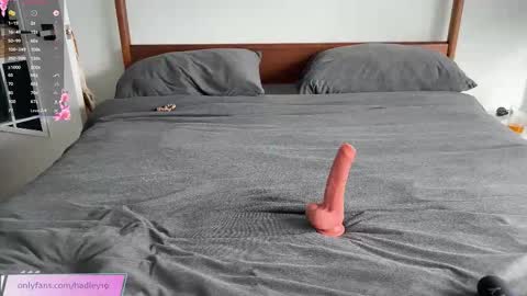 Snapshot of hadley19 chatting on October 15, 7:15 pm Hadley online show from October 15, 7:15 pm