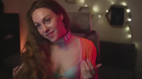 hahayessihaveone online show from September 19, 6:44 pm