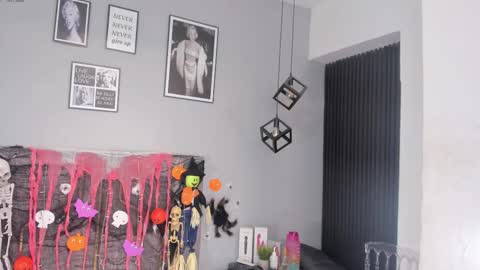 haileystonei online show from October 16, 11:43 am