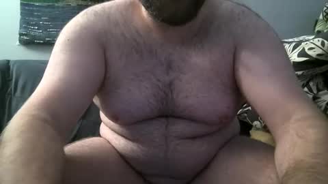 Snapshot of hairiestbear chatting on December 3, 7:16 am Hairiest Bear online show from December 3, 7:16 am