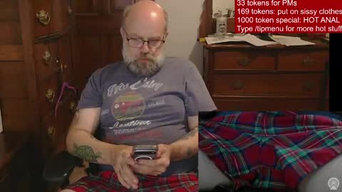 HairyDaddyBear69 online show from June 4, 1:00 am
