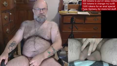 HairyDaddyBear69 online show from May 7, 2:18 am