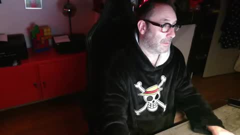 hairyfred73 online show from March 12, 5:35 am