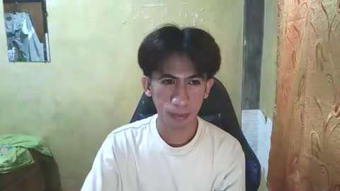 hairyhugecock_22 online show from October 27, 10:10 pm