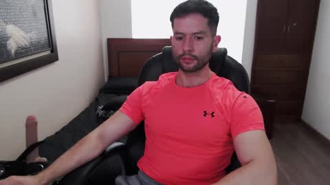 Snapshot of hairyncuteass chatting on February 11, 3:29 pm hairyncuteass online show from February 11, 3:29 pm