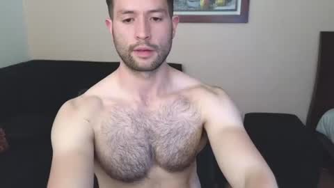 Snapshot of hairyncuteass chatting on February 16, 6:32 pm hairyncuteass online show from February 16, 6:32 pm