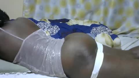 Snapshot of hairypussybigassy001 chatting on February 17, 8:38 pm hairypussybigassy001 online show from February 17, 8:38 pm