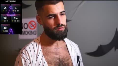 Snapshot of hairyrobxxx chatting on October 17, 9:52 pm HairyRobXxX online show from October 17, 9:52 pm