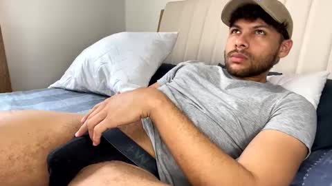 Independent       model  online show from February 21, 6:26 pm