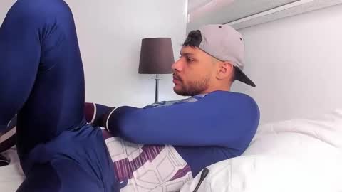 Independent       model  online show from April 15, 8:31 pm