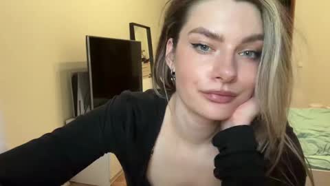 haley_rune online show from February 16, 2:32 pm