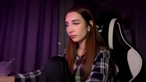 Holly online show from December 1, 10:08 pm