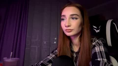 Holly online show from November 17, 6:32 pm