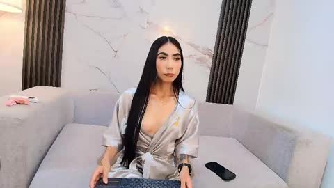 Hallie Stone online show from May 31, 1:54 pm