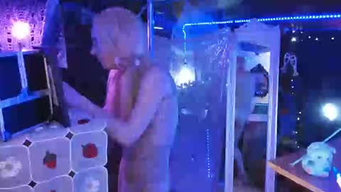 halovalentine online show from January 25, 12:17 am