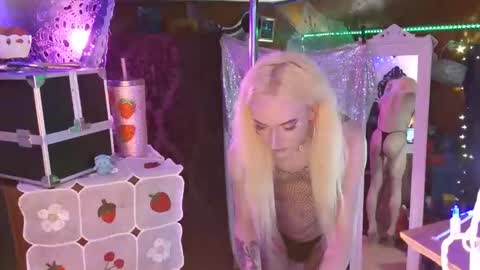 halovalentine online show from January 7, 2:10 am