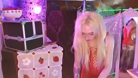 halovalentine online show from January 9, 3:26 am