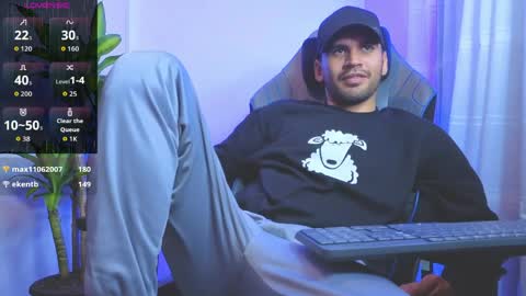 hamiltong12 online show from April 4, 12:28 am