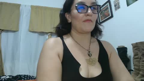 Snapshot of hammer9247 chatting on October 1, 10:52 pm hammer9247 online show from October 1, 10:52 pm