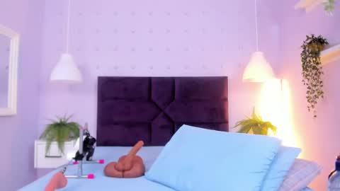 hanaahquinn online show from September 11, 11:44 am