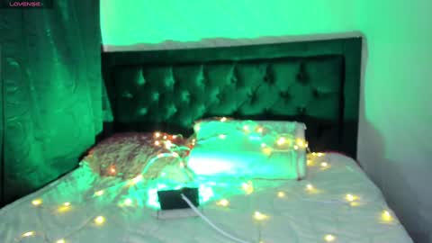 Hanah Montana Independent model online show from January 8, 1:31 pm