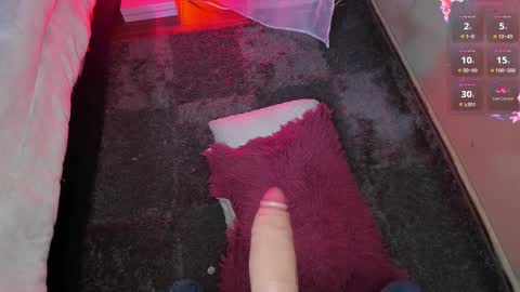 Hanah Montana Independent model online show from March 4, 5:45 pm