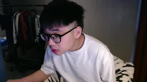 handsome_mannn online show from March 4, 4:20 pm