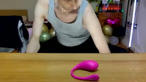 HandsomeAlfie online show from January 9, 2:39 am