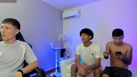 leonardfarrucknick and otis online show from May 19, 8:49 pm