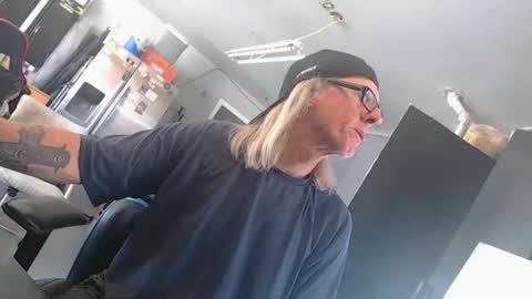 handystud33 online show from May 21, 6:36 pm