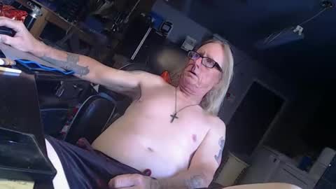 handystud33 online show from May 24, 3:29 pm