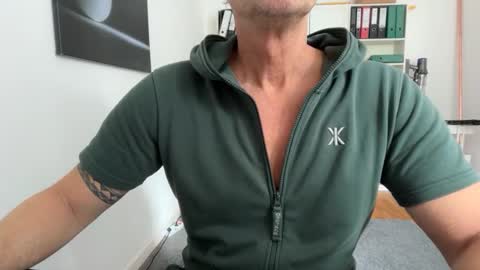 hanky online show from October 19, 1:27 pm