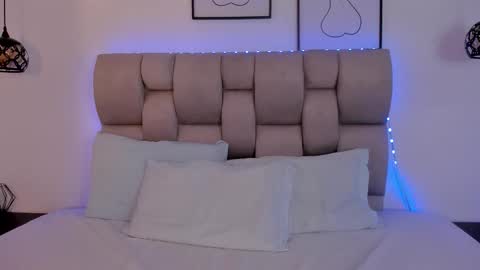 hanna__evans_ online show from January 16, 12:47 pm