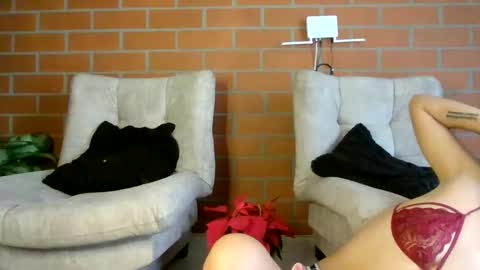 Snapshot of hanna_beily chatting on December 4, 6:55 pm hanna online show from December 4, 6:55 pm