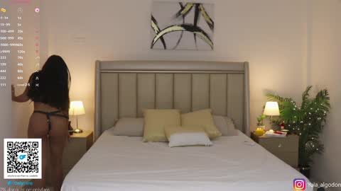 hanna_costtello online show from December 17, 7:28 am