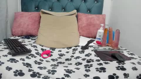 hanna_hornyx20 online show from December 19, 12:39 am